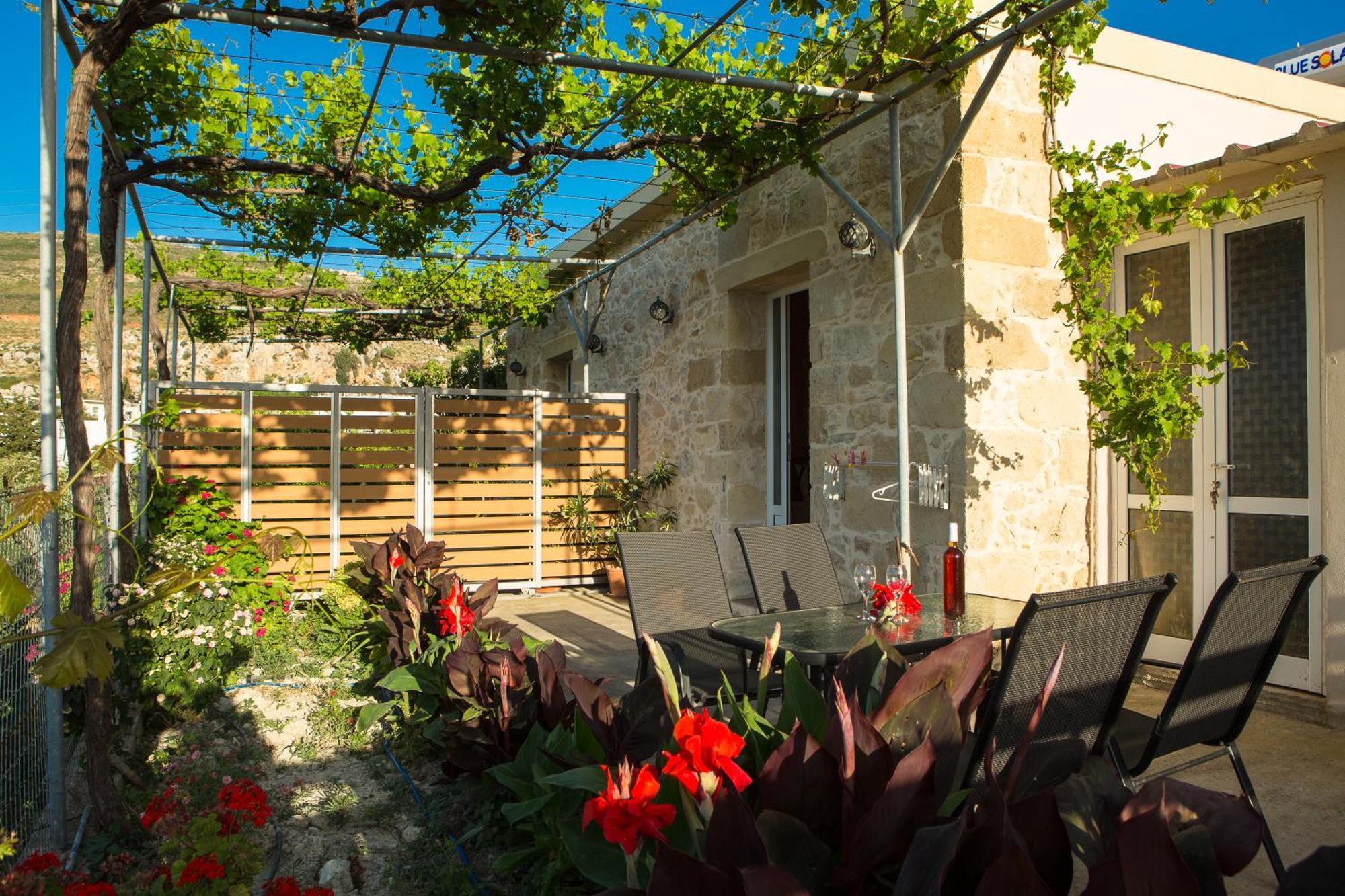 Eliana'S Stone House Apartamento Benoudhiana Exterior foto